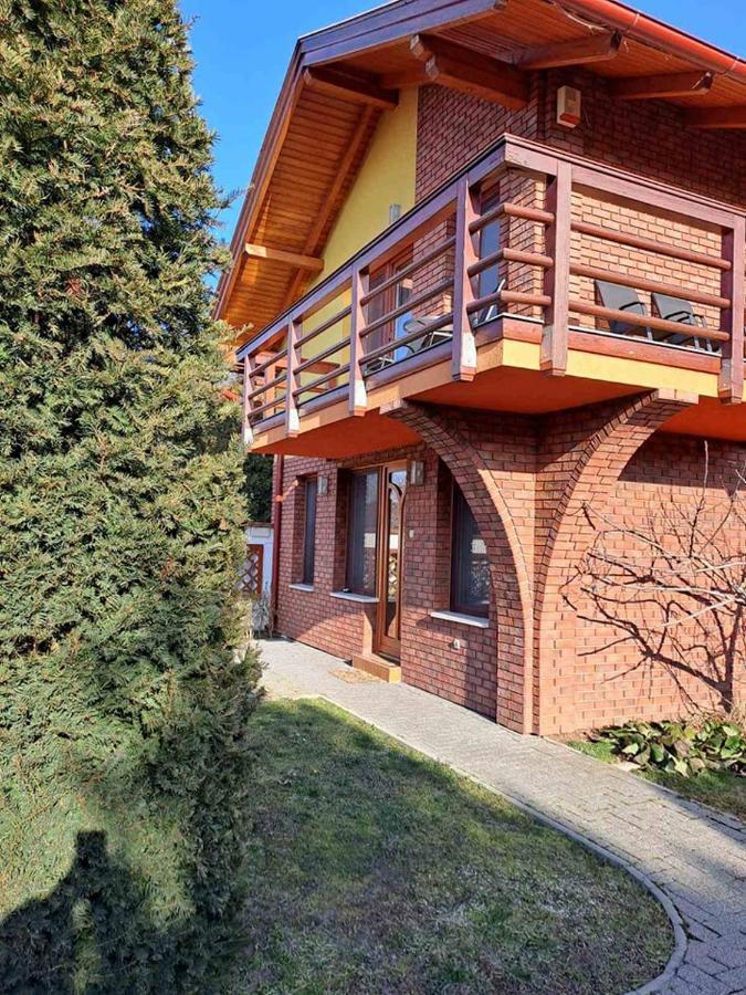 Rozmaring Apartmanok ギュラ エクステリア 写真