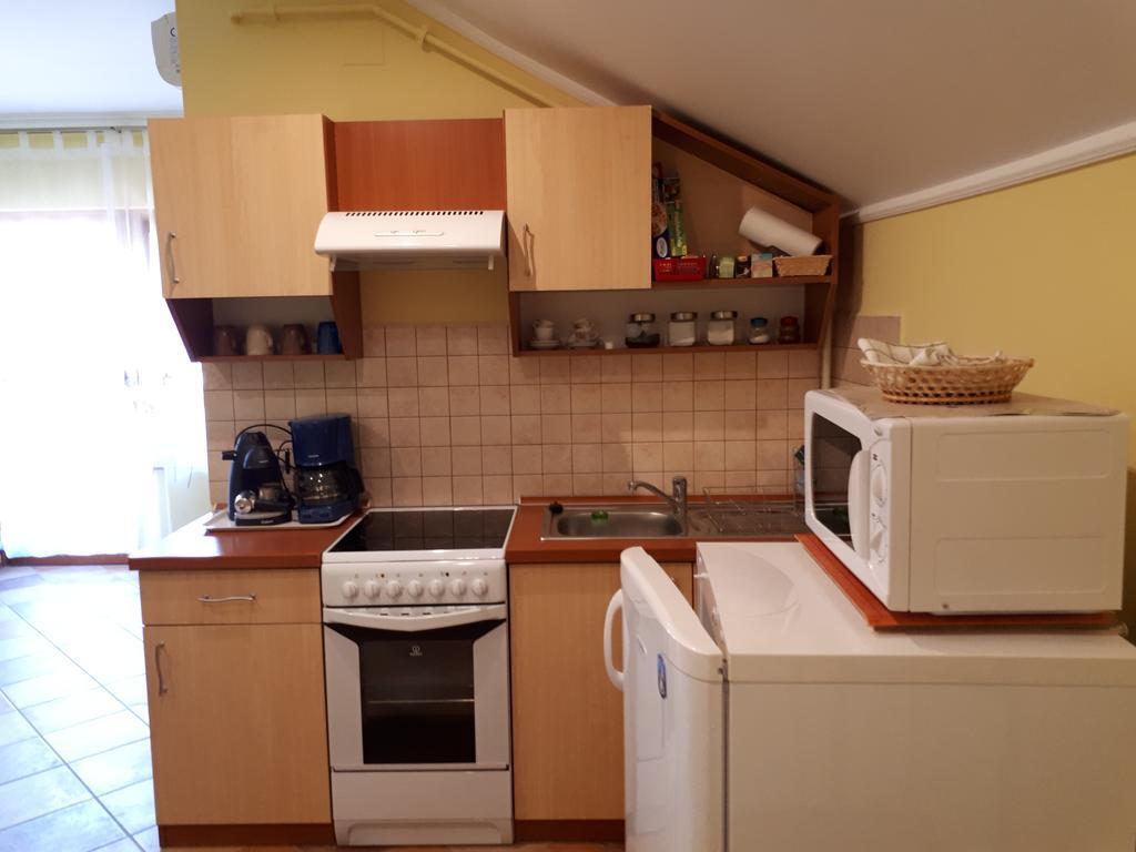 Rozmaring Apartmanok ギュラ エクステリア 写真