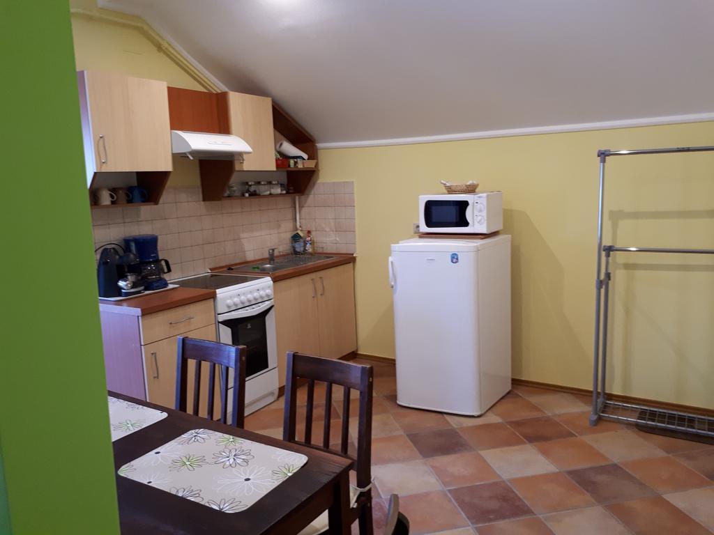 Rozmaring Apartmanok ギュラ エクステリア 写真