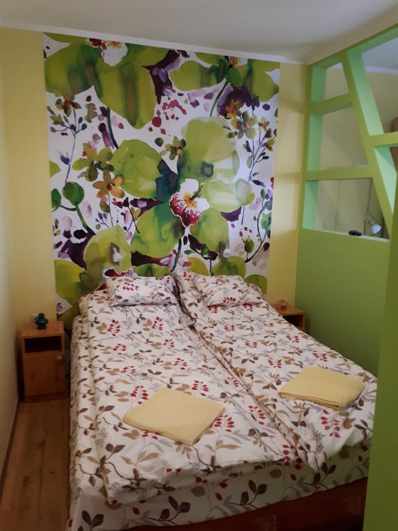 Rozmaring Apartmanok ギュラ エクステリア 写真