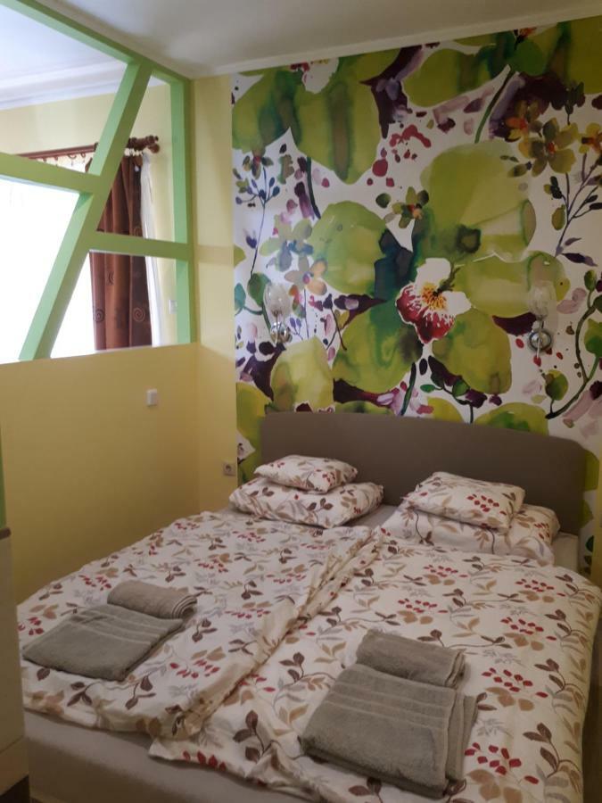 Rozmaring Apartmanok ギュラ エクステリア 写真